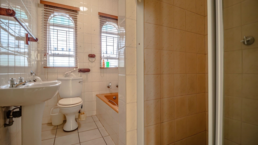 9 Bedroom Property for Sale in Muckleneuk Gauteng