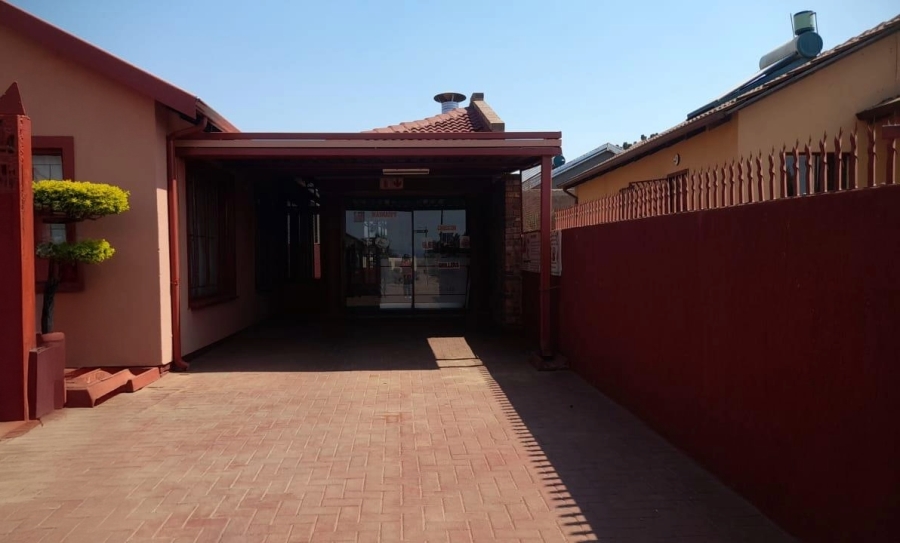 3 Bedroom Property for Sale in Soshanguve VV Gauteng