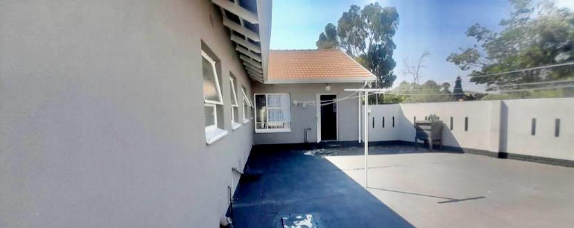 4 Bedroom Property for Sale in Brackenhurst Gauteng