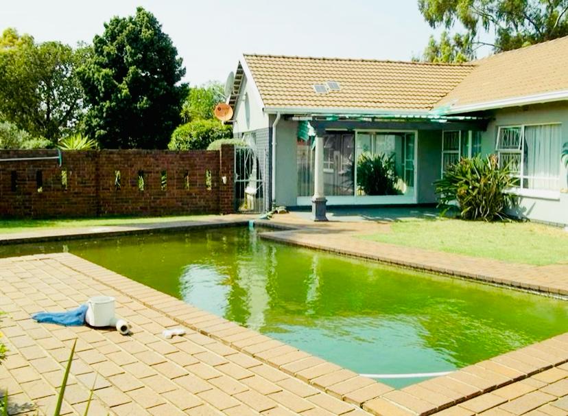4 Bedroom Property for Sale in Brackenhurst Gauteng