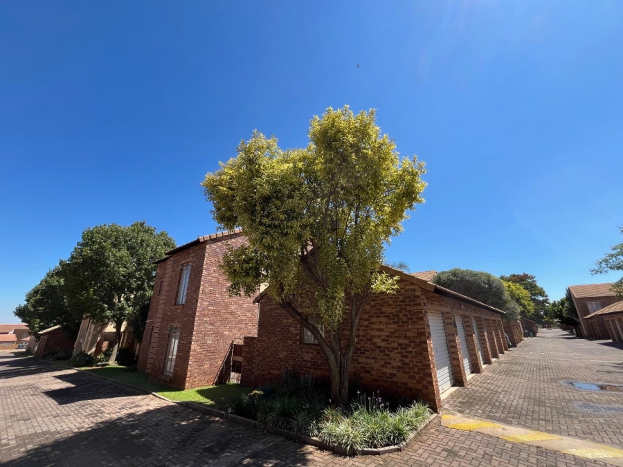 2 Bedroom Property for Sale in Boardwalk Villas Gauteng