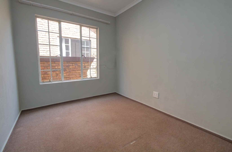 2 Bedroom Property for Sale in Wilgeheuwel Gauteng