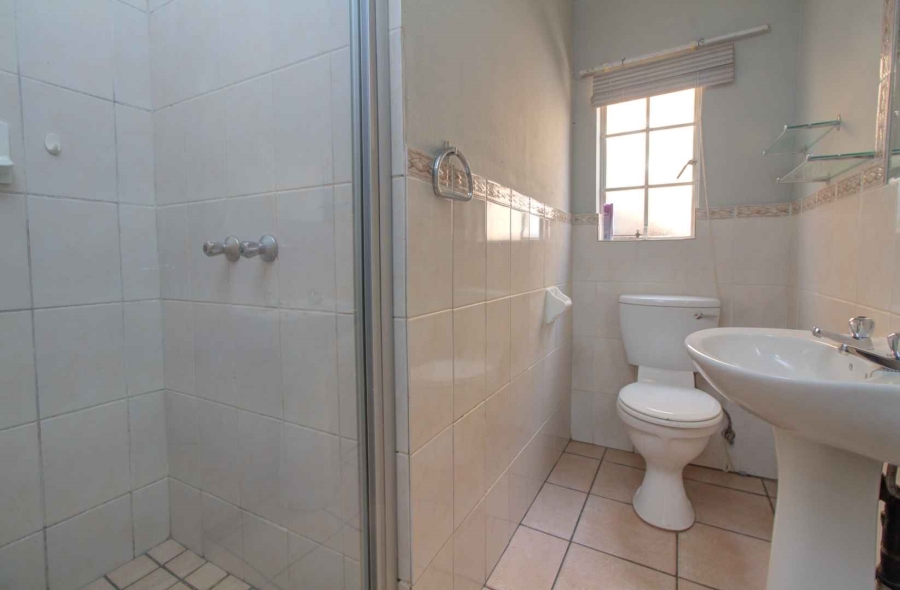 2 Bedroom Property for Sale in Wilgeheuwel Gauteng