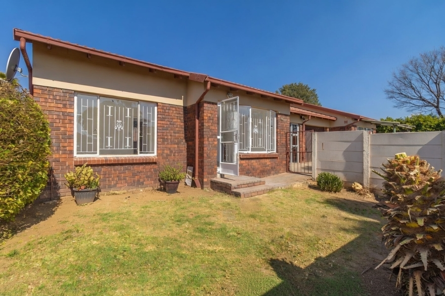 2 Bedroom Property for Sale in Radiokop Gauteng