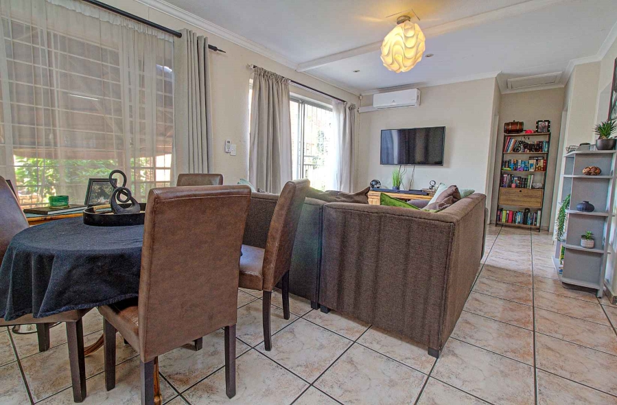 3 Bedroom Property for Sale in Wilgeheuwel Gauteng