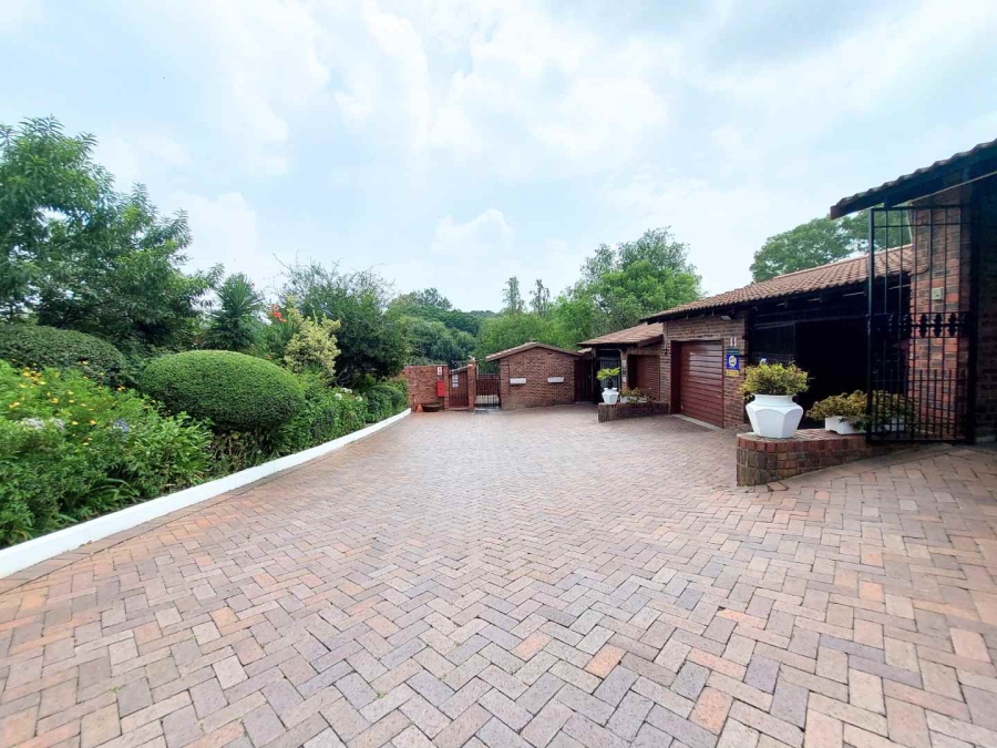 4 Bedroom Property for Sale in Strathavon Gauteng