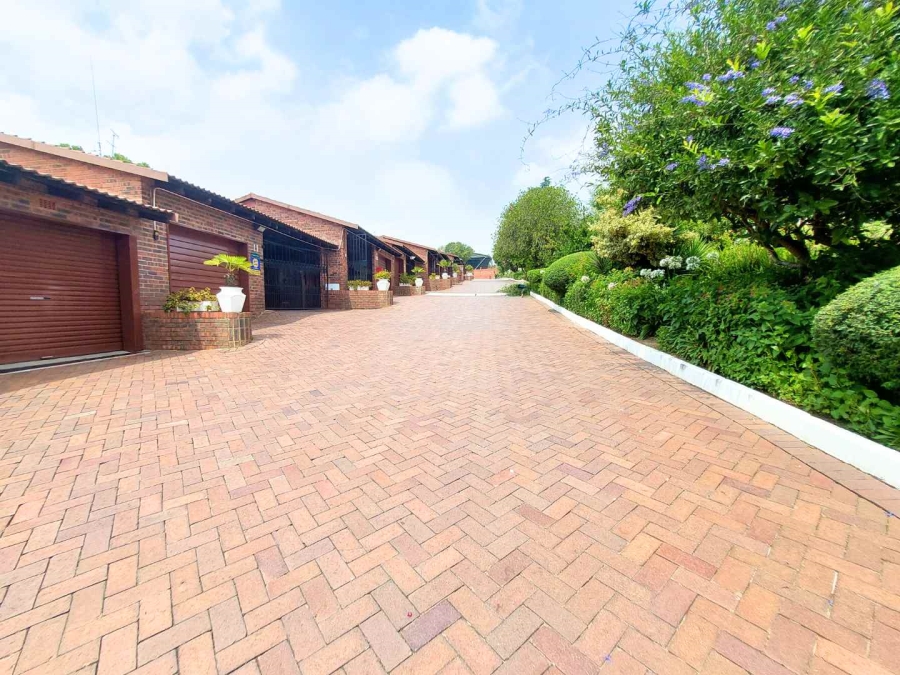 4 Bedroom Property for Sale in Strathavon Gauteng