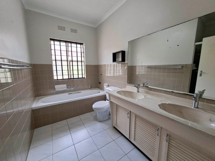 4 Bedroom Property for Sale in Woodmead Gauteng