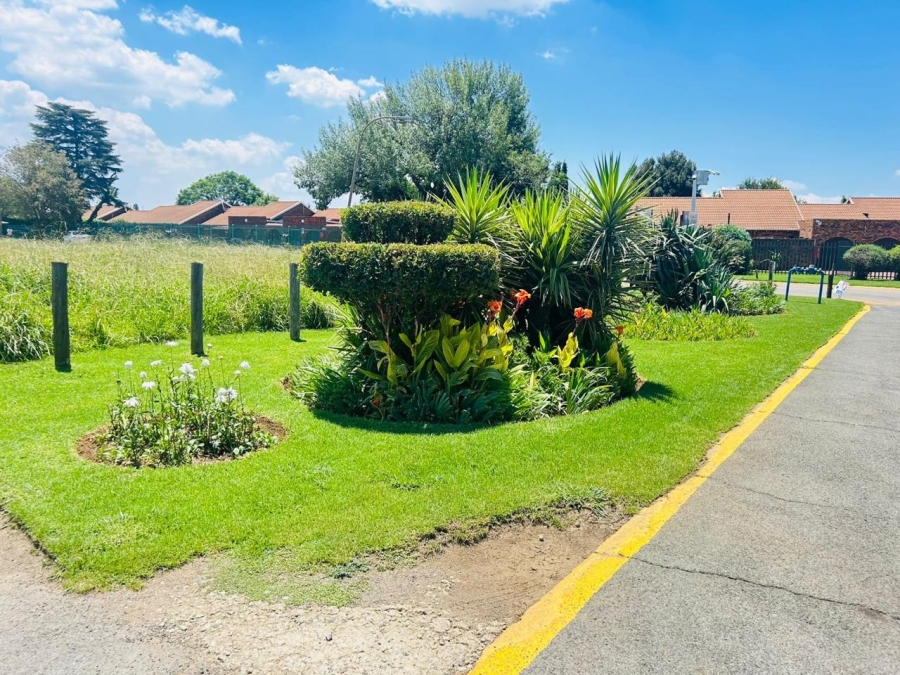 3 Bedroom Property for Sale in Edleen Gauteng