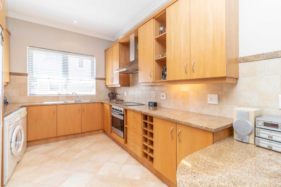 2 Bedroom Property for Sale in Dunkeld West Gauteng