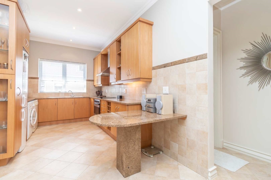 2 Bedroom Property for Sale in Dunkeld West Gauteng