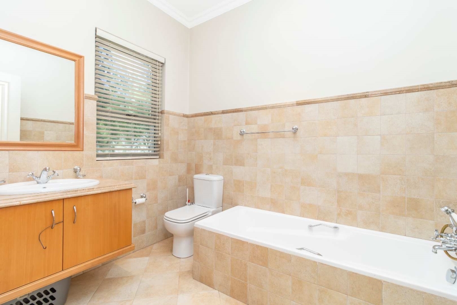 2 Bedroom Property for Sale in Dunkeld West Gauteng