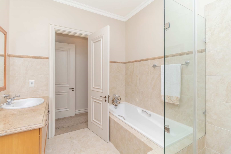 2 Bedroom Property for Sale in Dunkeld West Gauteng