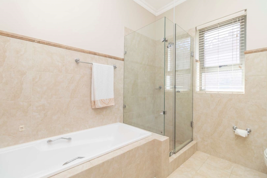 2 Bedroom Property for Sale in Dunkeld West Gauteng