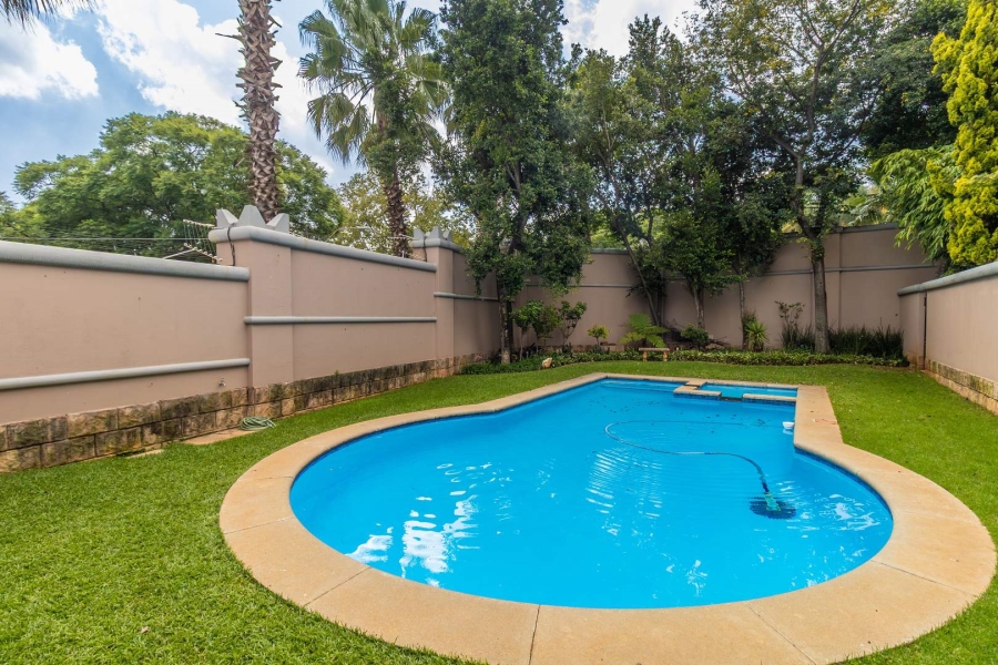 2 Bedroom Property for Sale in Dunkeld West Gauteng