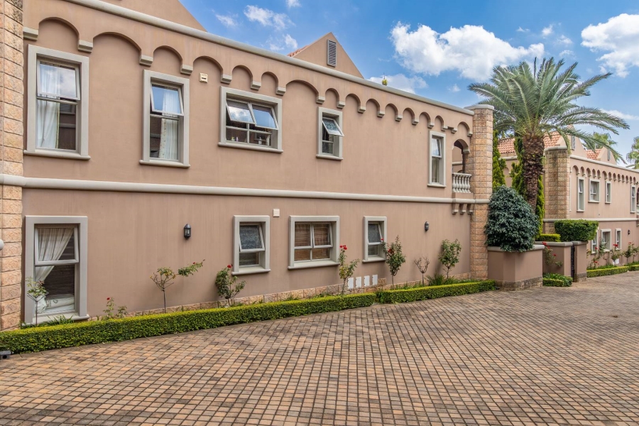 2 Bedroom Property for Sale in Dunkeld West Gauteng