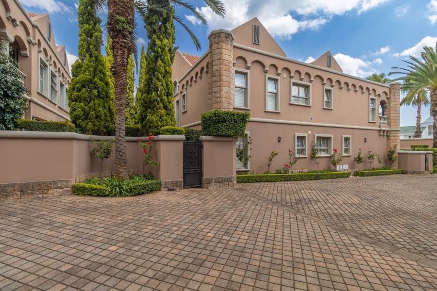 2 Bedroom Property for Sale in Dunkeld West Gauteng