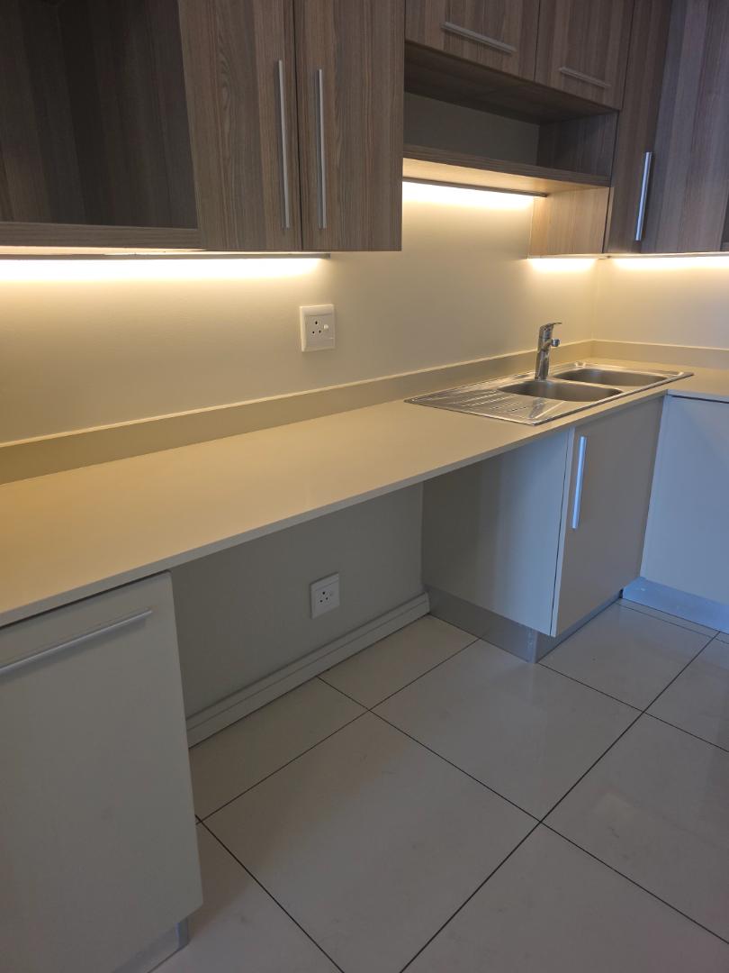 To Let 2 Bedroom Property for Rent in Rosebank Gauteng
