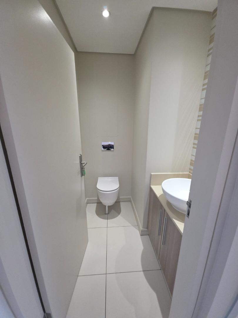 To Let 2 Bedroom Property for Rent in Rosebank Gauteng