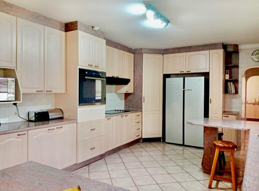 4 Bedroom Property for Sale in Brackenhurst Gauteng