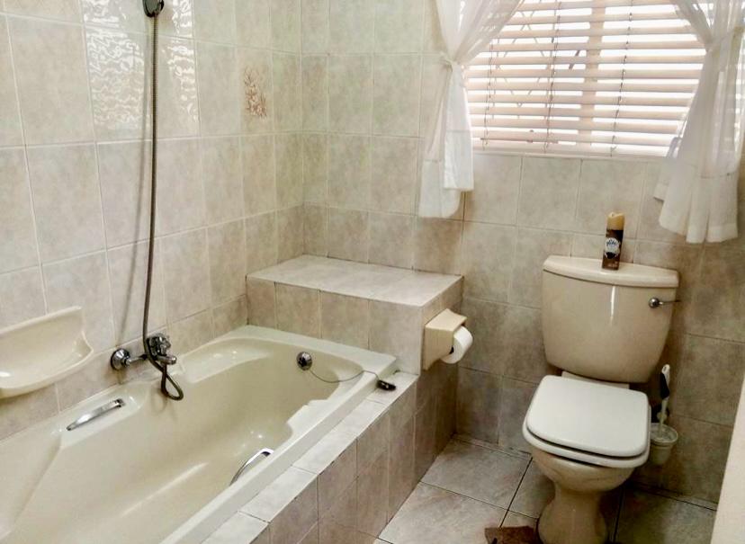 4 Bedroom Property for Sale in Brackenhurst Gauteng