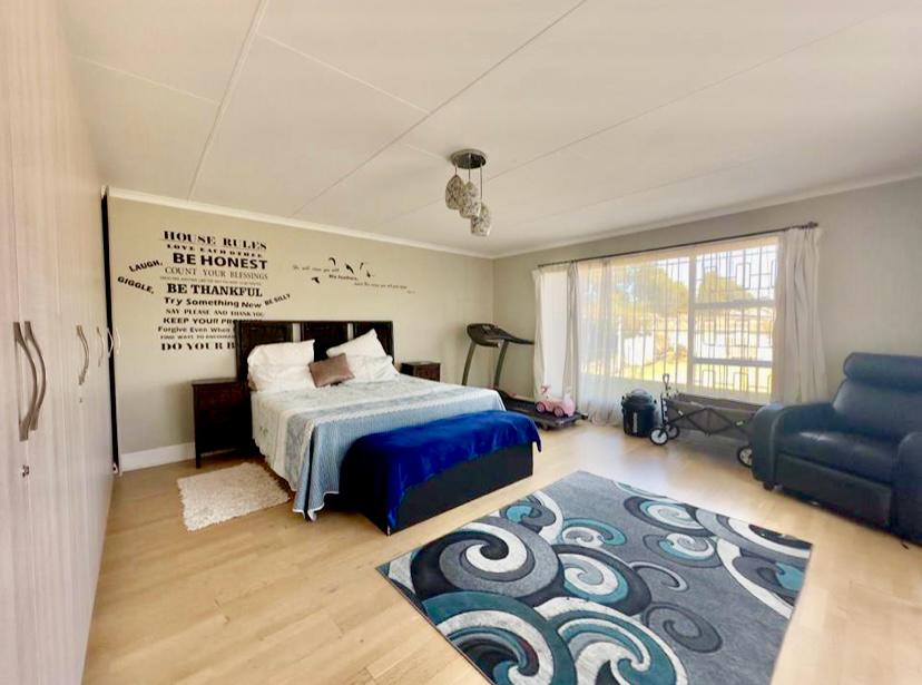 4 Bedroom Property for Sale in Brackenhurst Gauteng