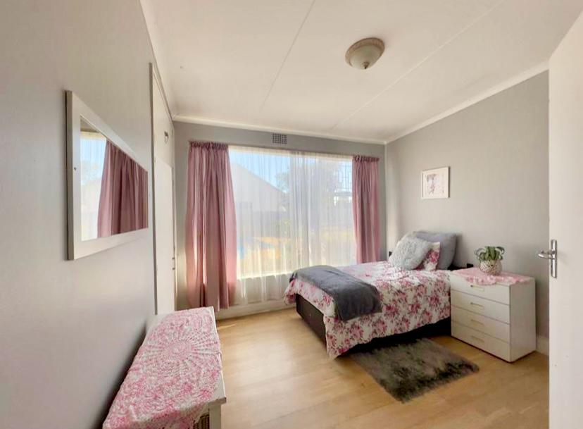 4 Bedroom Property for Sale in Brackenhurst Gauteng