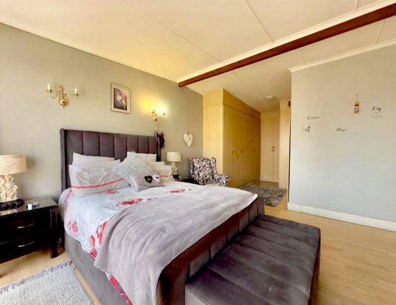 4 Bedroom Property for Sale in Brackenhurst Gauteng