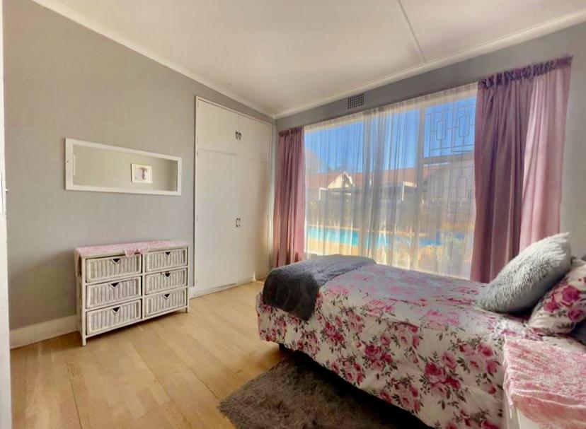 4 Bedroom Property for Sale in Brackenhurst Gauteng