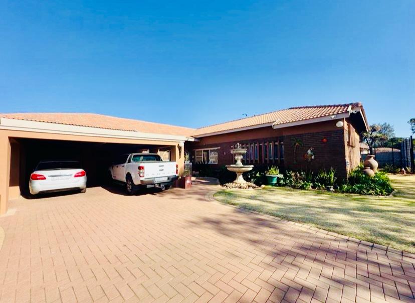 4 Bedroom Property for Sale in Brackenhurst Gauteng