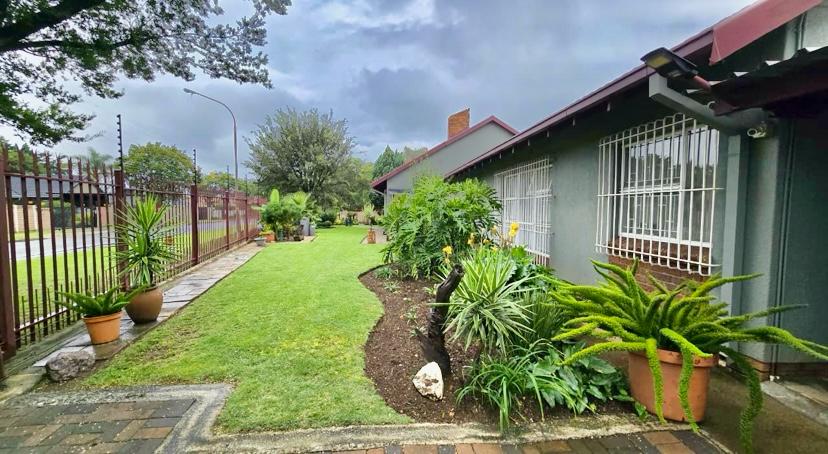 3 Bedroom Property for Sale in Brackenhurst Gauteng