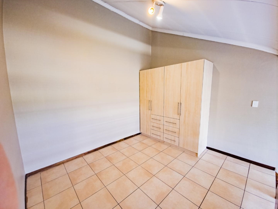 1 Bedroom Property for Sale in Hillcrest Gauteng