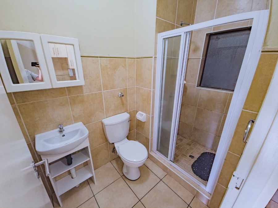 1 Bedroom Property for Sale in Hillcrest Gauteng