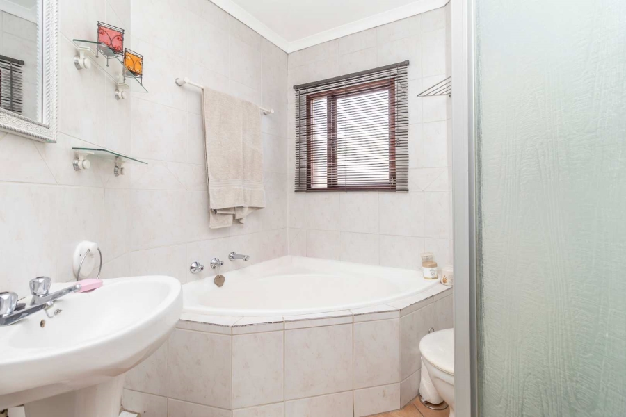 2 Bedroom Property for Sale in Northwold Gauteng