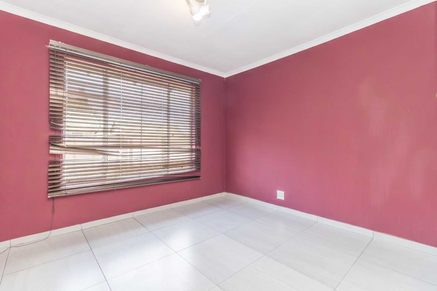 2 Bedroom Property for Sale in Sundowner Gauteng