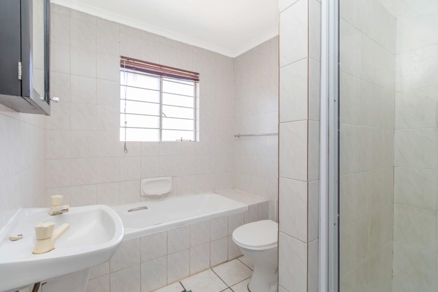 2 Bedroom Property for Sale in Sundowner Gauteng