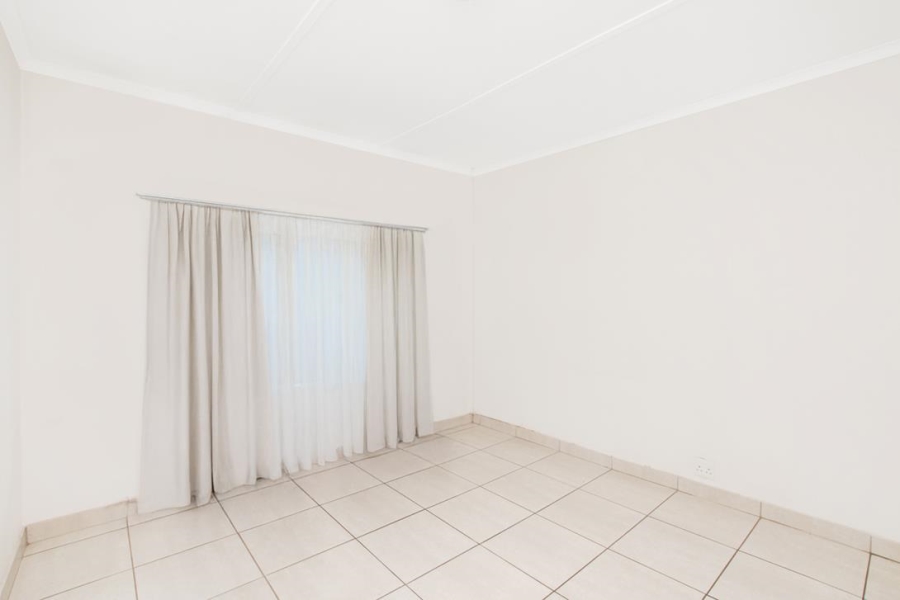 2 Bedroom Property for Sale in Floracliffe Gauteng