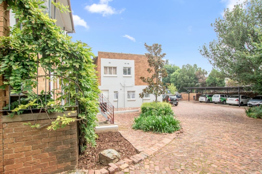 2 Bedroom Property for Sale in Floracliffe Gauteng