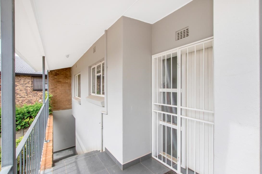 2 Bedroom Property for Sale in Floracliffe Gauteng