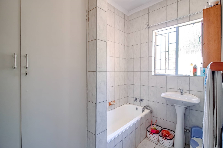 3 Bedroom Property for Sale in Valhalla Gauteng