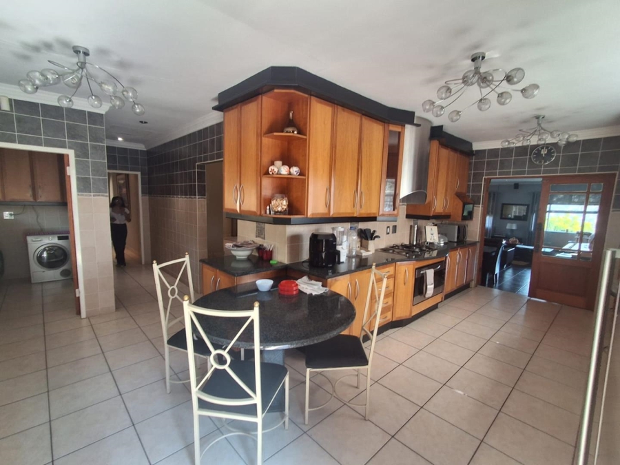 4 Bedroom Property for Sale in Glenvista Gauteng
