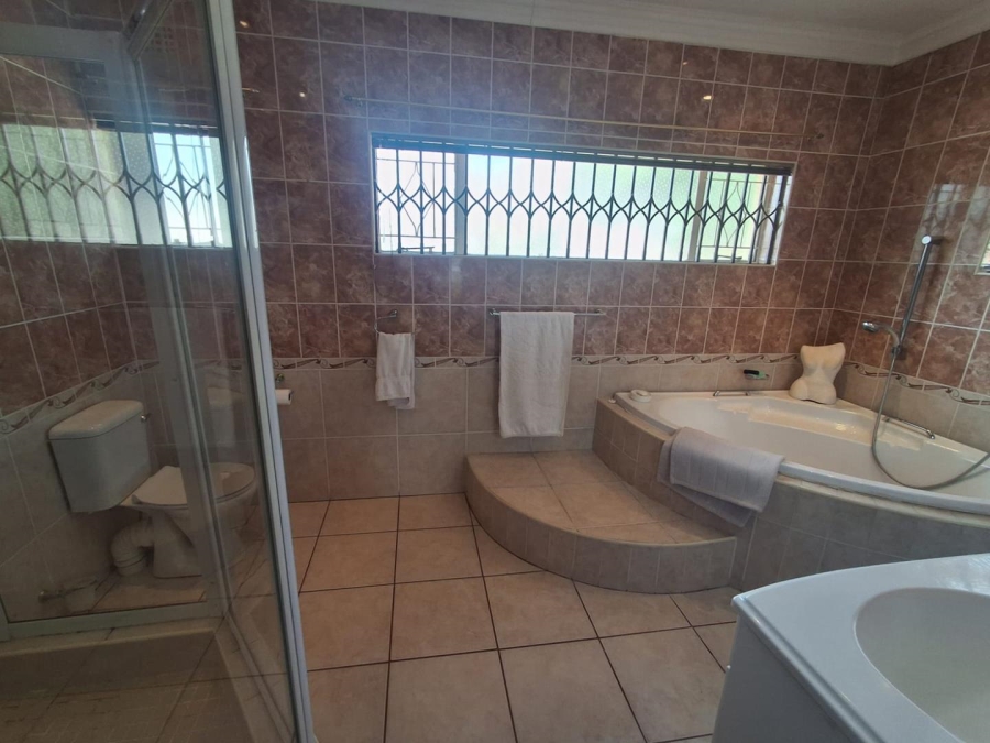 4 Bedroom Property for Sale in Glenvista Gauteng