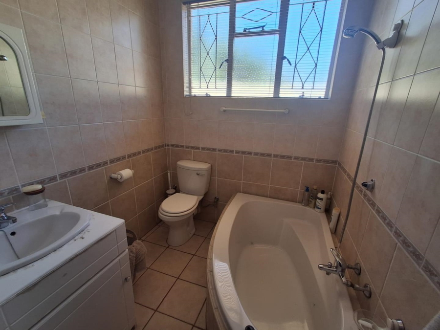 4 Bedroom Property for Sale in Glenvista Gauteng