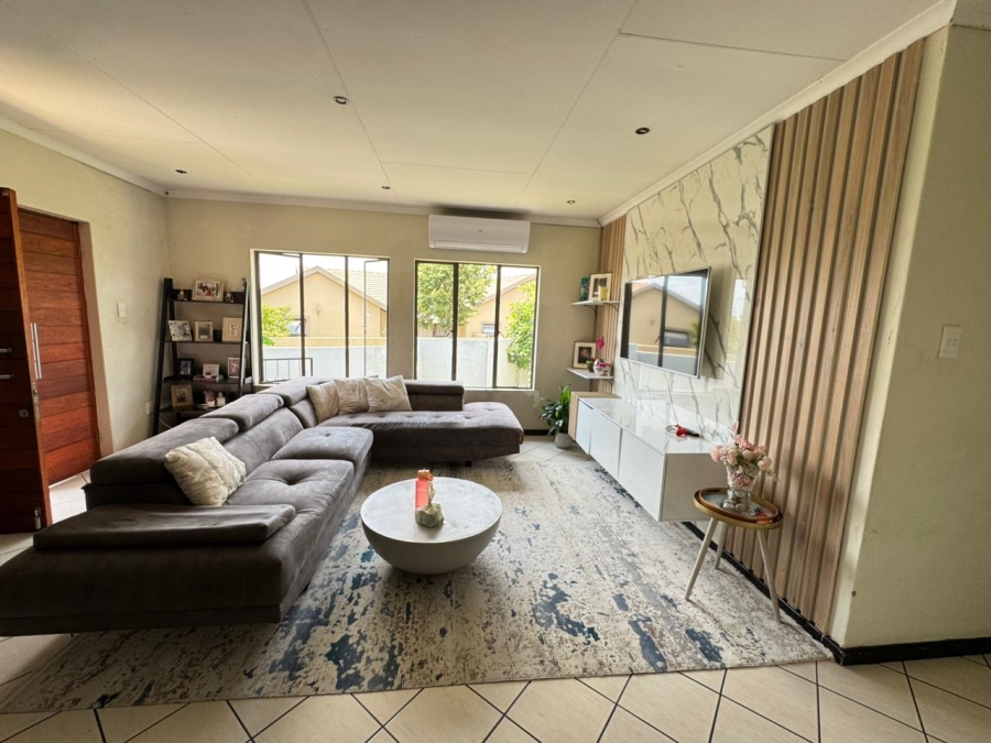 To Let 3 Bedroom Property for Rent in Kosmosdal Gauteng