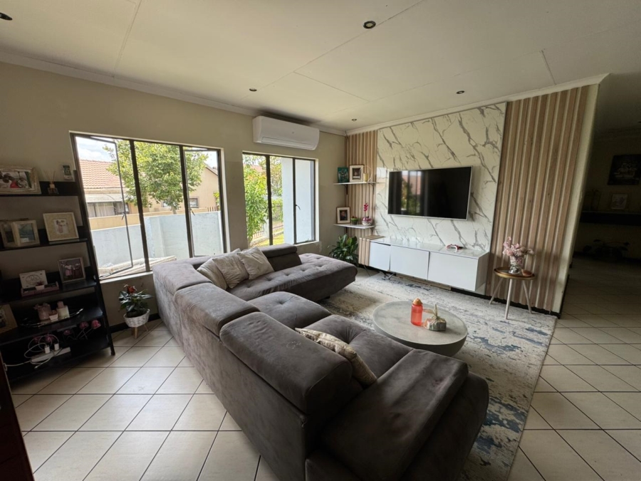 To Let 3 Bedroom Property for Rent in Kosmosdal Gauteng