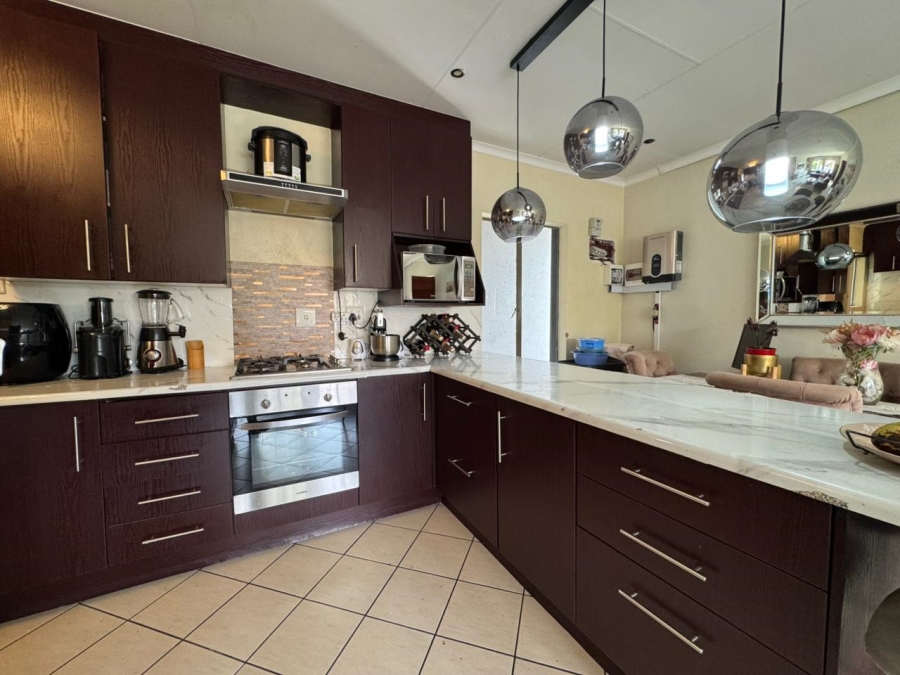 To Let 3 Bedroom Property for Rent in Kosmosdal Gauteng