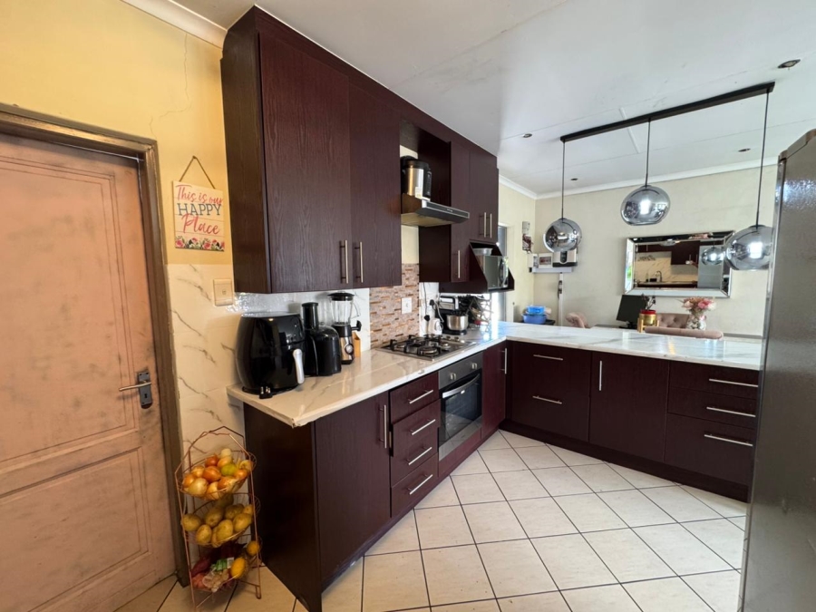 To Let 3 Bedroom Property for Rent in Kosmosdal Gauteng