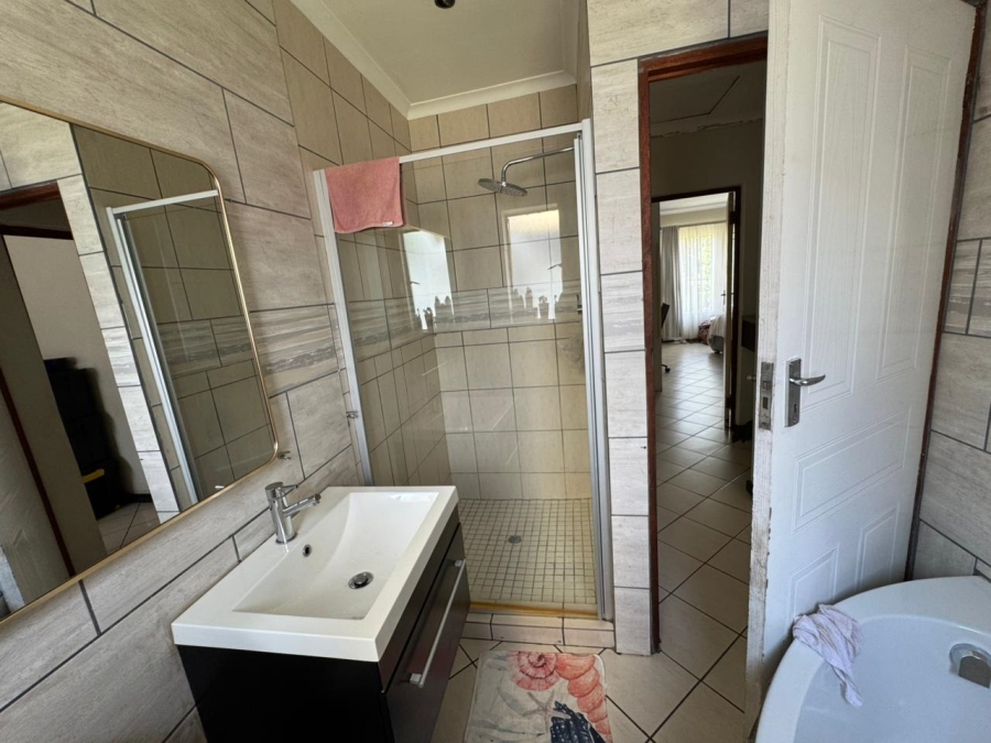 To Let 3 Bedroom Property for Rent in Kosmosdal Gauteng