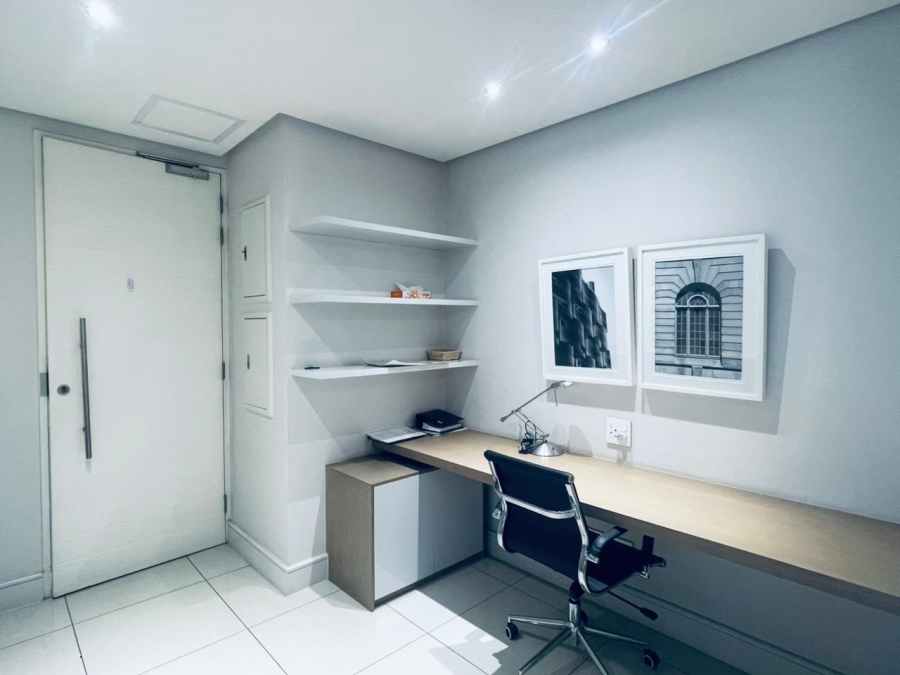 To Let 2 Bedroom Property for Rent in Sandown Gauteng