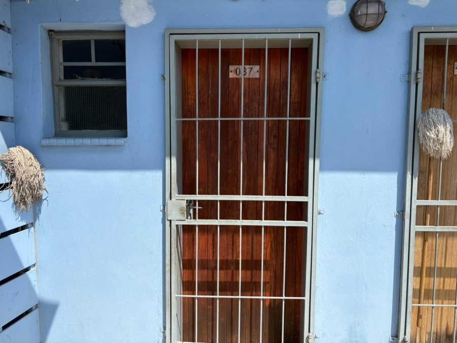 To Let 2 Bedroom Property for Rent in Florida Gauteng